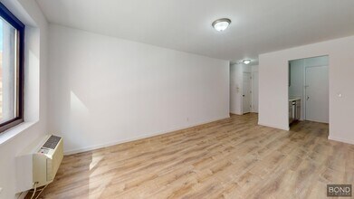 85 8th Ave in New York, NY - Building Photo - Building Photo