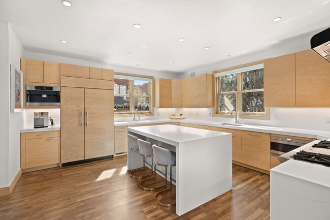 204 N Monarch St in Aspen, CO - Building Photo - Building Photo