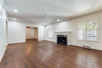 6034 Prestonshire Ln in Dallas, TX - Building Photo - Building Photo