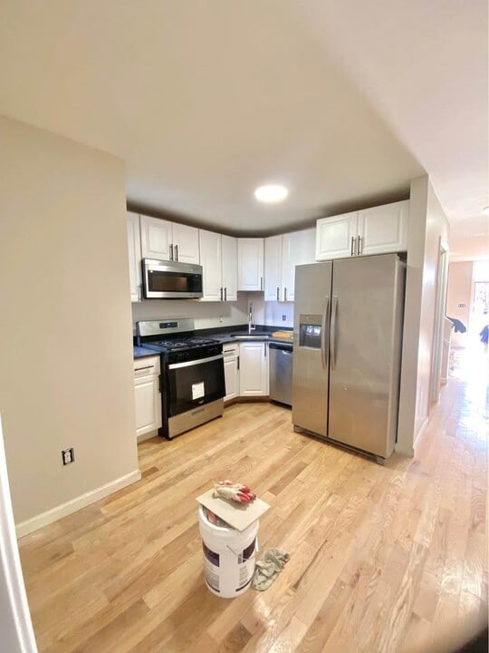 2512 E Fayette St in Baltimore, MD - Building Photo