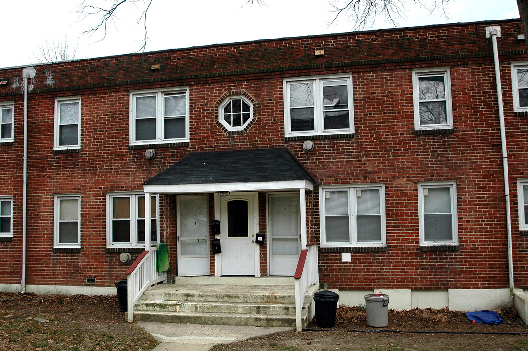 Pine Hill Apartments in Eddystone, PA - Building Photo