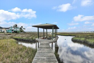 4389 Seabreeze Dr in Jacksonville, FL - Building Photo - Building Photo