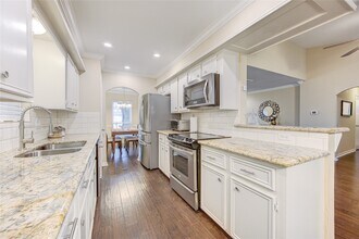 12727 Westella Dr in Houston, TX - Building Photo - Building Photo