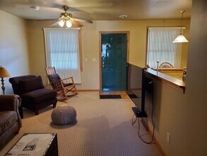 325 S Clark St in North Utica, IL - Building Photo - Building Photo