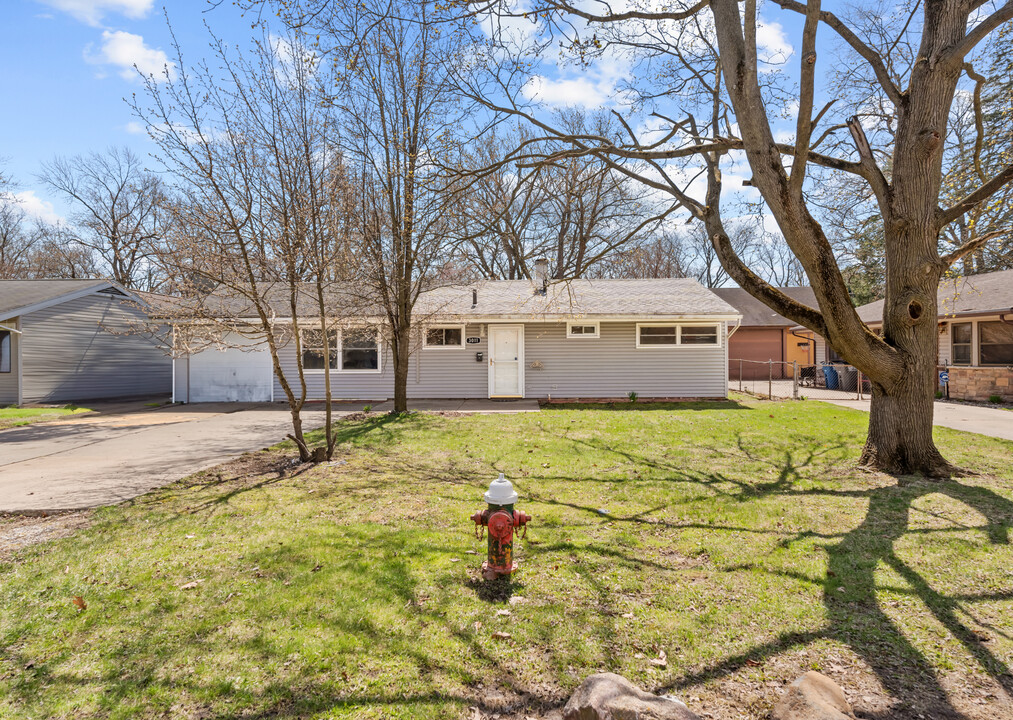 3011 Brock Dr in Toledo, OH - Building Photo