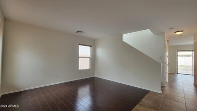 2406 W Tallgrass Trail in Phoenix, AZ - Building Photo - Building Photo