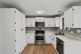 68 Sterling Ln in Haverhill, MA - Building Photo - Building Photo