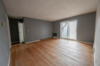 35 Westgate Rd, Unit 4 in Boston College, MA - Building Photo - Building Photo