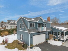 97 Eustis Ave in Newport, RI - Building Photo