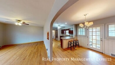 4 Bedroom, 2 Bathroom Home for Rent in Sioux Falls in Sioux Falls, SD - Building Photo - Building Photo