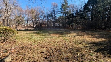 10 Sherwood Ave in Foxboro, MA - Building Photo - Building Photo