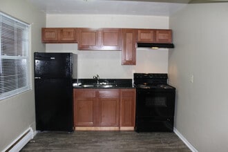 594 Lawson Ave West in St. Paul, MN - Building Photo - Interior Photo