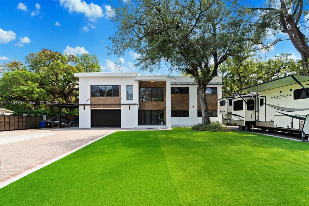 3000 Riverland Rd in Fort Lauderdale, FL - Building Photo
