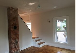 58 Fessenden St, Unit 3 in Portland, ME - Foto de edificio - Building Photo