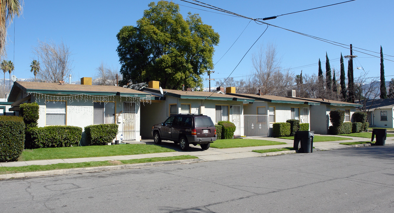 264-268 Magnolia Ave in San Bernardino, CA - Foto de edificio