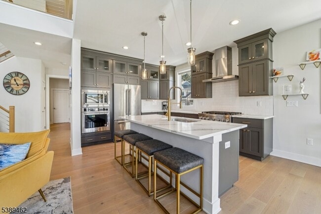 2 Lawrence Ln in Denville, NJ - Building Photo - Building Photo