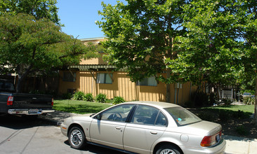 2051 Riley Ct in Concord, CA - Building Photo - Building Photo