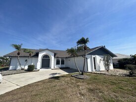 2092 Rio De Janeiro Ave in Punta Gorda, FL - Building Photo