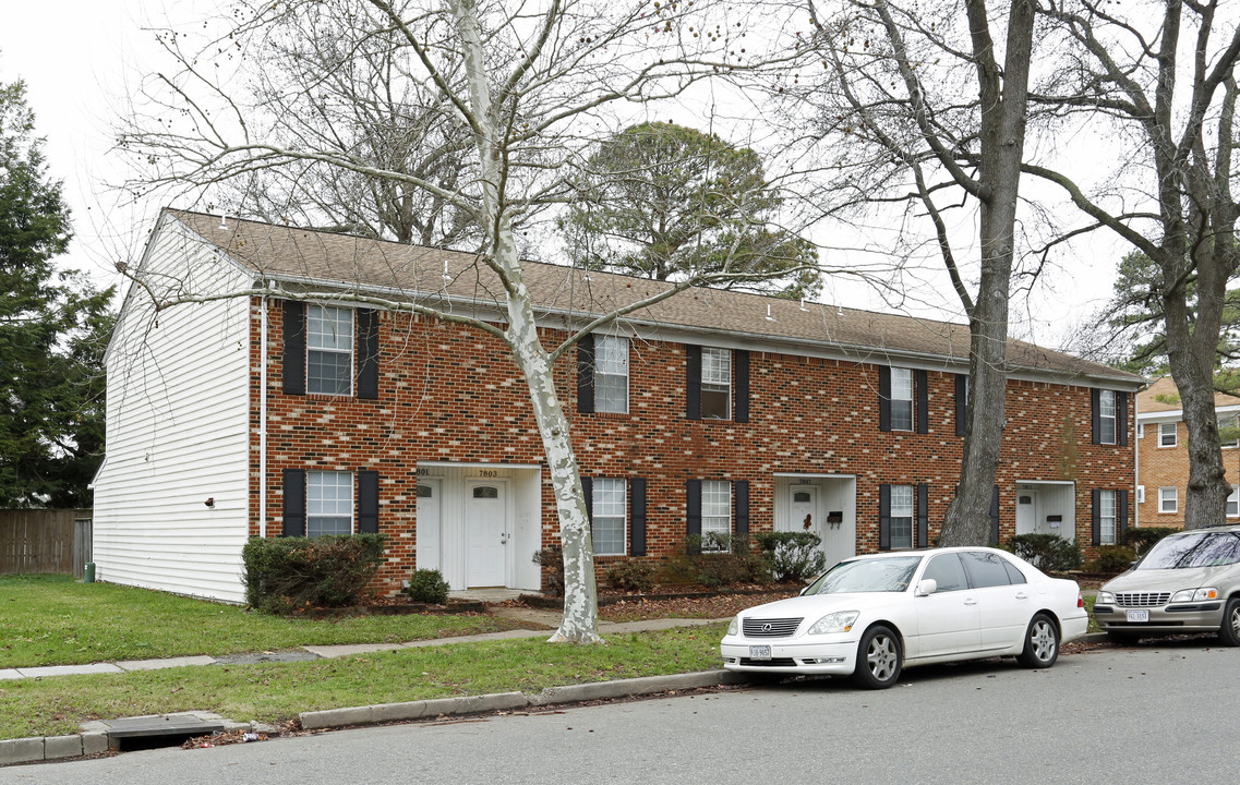 7801 Galveston Blvd in Norfolk, VA - Building Photo