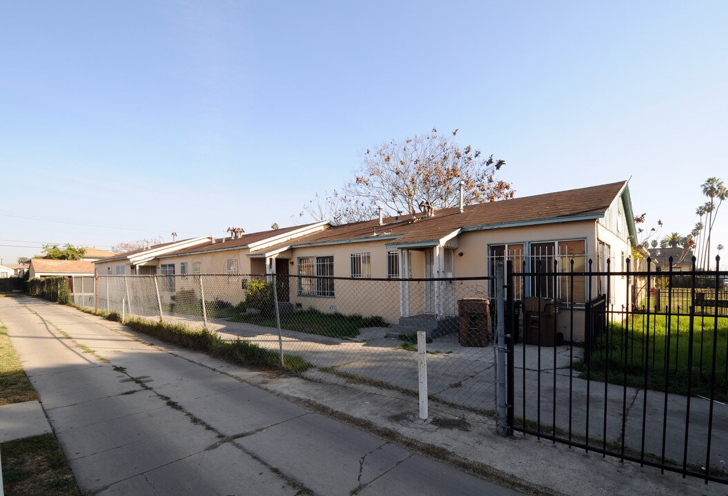 5 Unit Apartment Bldg in Los Angeles, CA - Building Photo