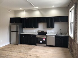 203 N Main St in Lawrenceville, VA - Building Photo