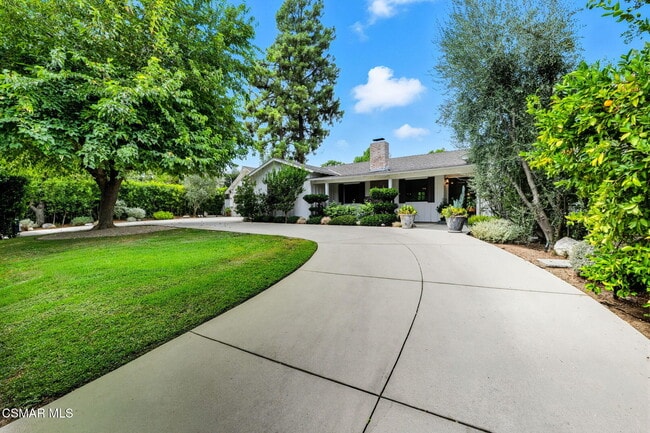 5101 Vanalden Ave in Los Angeles, CA - Building Photo - Building Photo