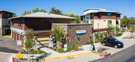 Creekside Apartments in Vista, CA - Building Photo - Building Photo