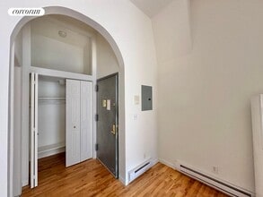 215 E 118th St in New York, NY - Building Photo - Building Photo