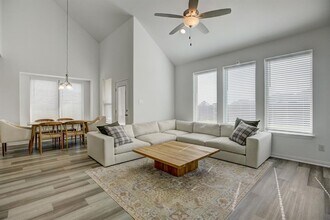 308 Monteforte Rd in Hutto, TX - Building Photo - Building Photo