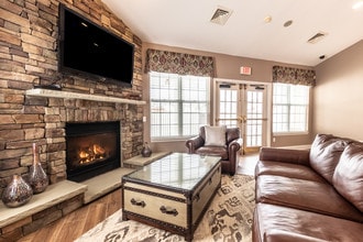 Renaissance Place Apartments in Williamsville, NY - Foto de edificio - Building Photo