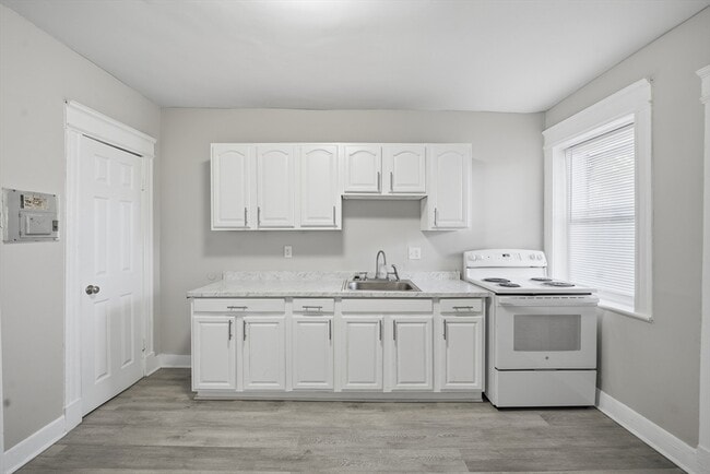 140 Belmont Ave in Springfield, MA - Building Photo - Building Photo