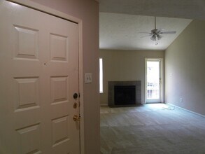 2011 Spenwick Dr in Houston, TX - Building Photo - Building Photo