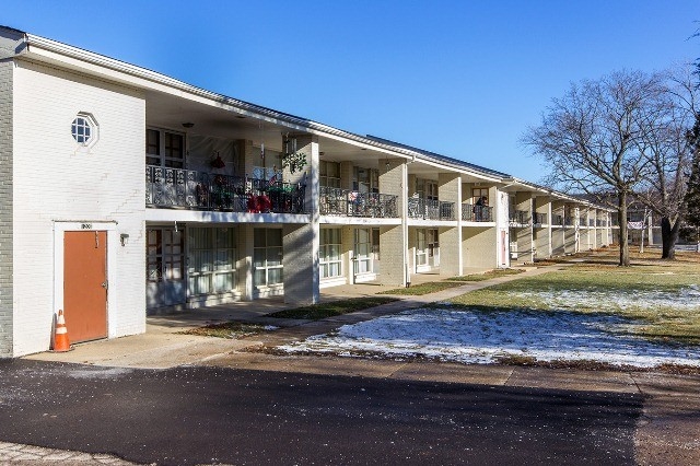 River Wood Apartments in Milwaukee, WI - Building Photo - Building Photo