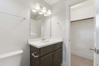 819 Algona Ave in Houston, TX - Foto de edificio - Building Photo