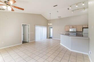 17305 Woodcrest Way in Clermont, FL - Building Photo - Building Photo