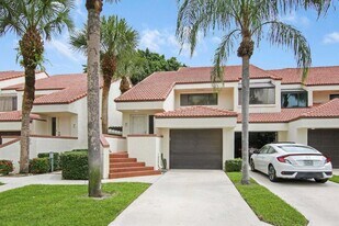 104 Sea Oats Dr in Juno Beach, FL - Building Photo