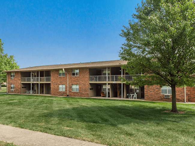 Avalon Place in Fairborn, OH - Building Photo - Building Photo