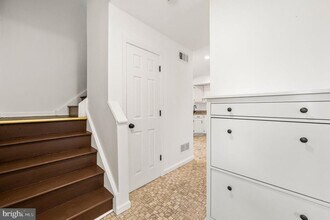 302 Pinebrooke Cir in Downingtown, PA - Building Photo - Building Photo