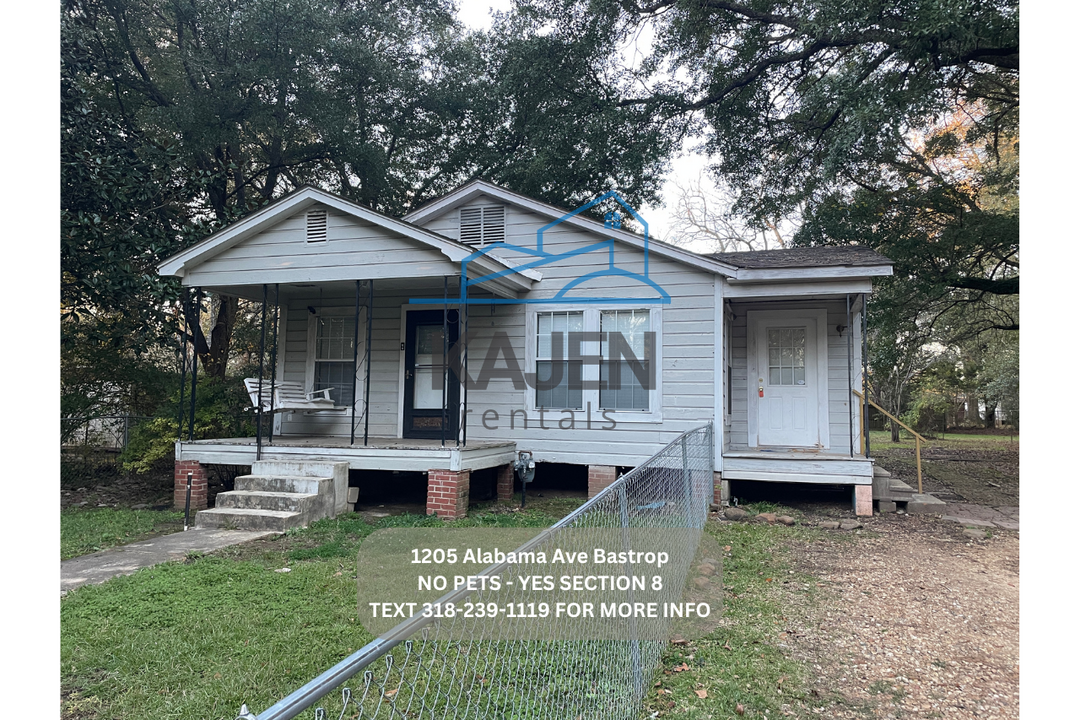 1205 Alabama Ave in Bastrop, LA - Building Photo