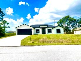 1260 Larkspur St SE in Palm Bay, FL - Building Photo