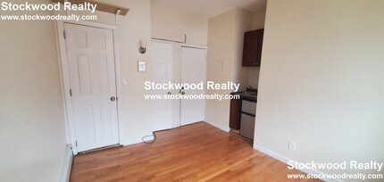 23 S Huntington Ave, Unit 49-301 in Boston, MA - Building Photo - Building Photo