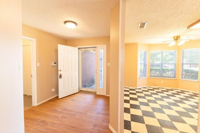 6115 8th St in Lubbock, TX - Building Photo - Building Photo