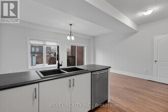 35 Sunset Way in Thorold, ON - Building Photo - Building Photo