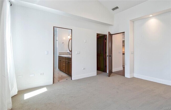 property at 430 1/2 Acacia Ave