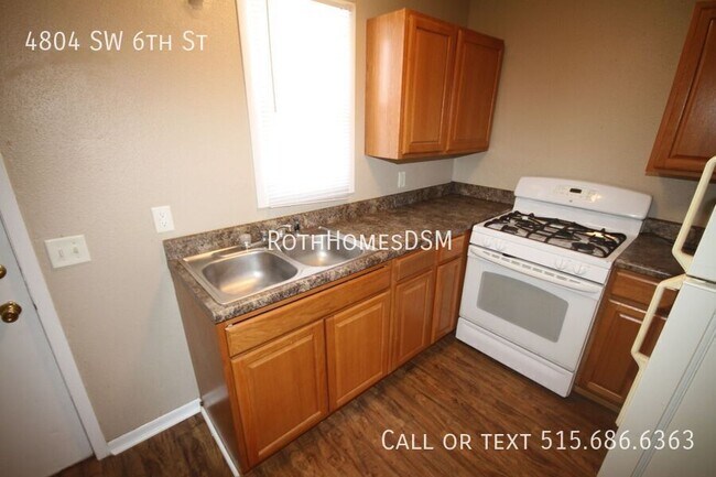 4804 SW 6th St in Des Moines, IA - Building Photo - Building Photo
