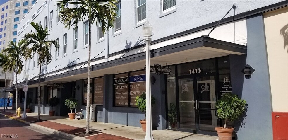 1415 Dean St, Unit 303 in Ft. Myers, FL - Building Photo