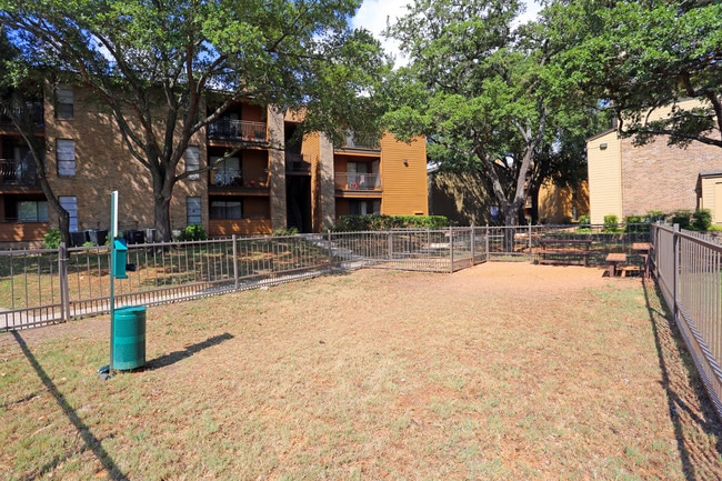 Tuscany Park Apartments in San Antonio, TX - Building Photo - Building Photo