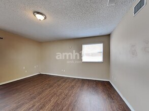 1101 Blufield Ave in Brandon, FL - Building Photo - Building Photo