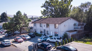 1004 S 41st Ave in Yakima, WA - Foto de edificio - Building Photo