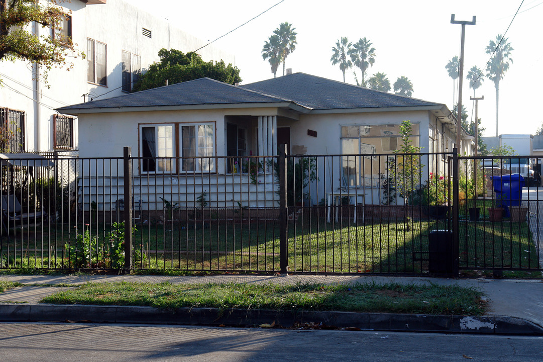 922 N Cedar St in Inglewood, CA - Building Photo